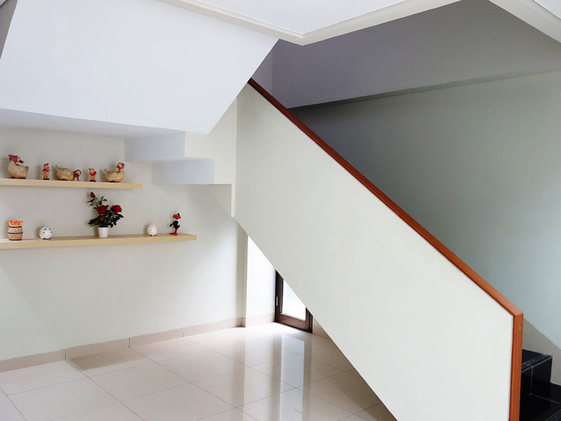 Hallway & Staircase 12