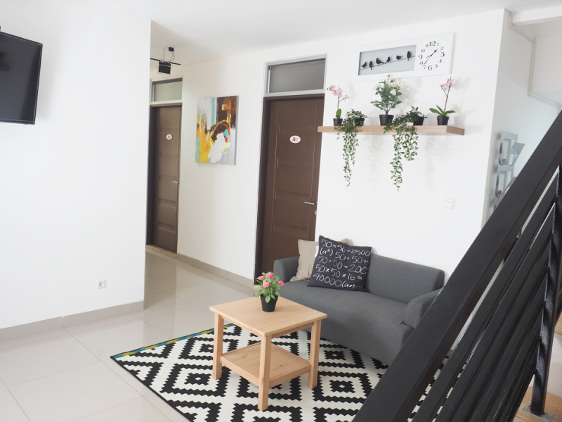Hallway & Lobby