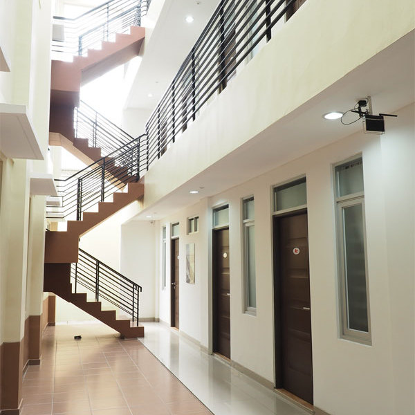 Hallway & Lobby